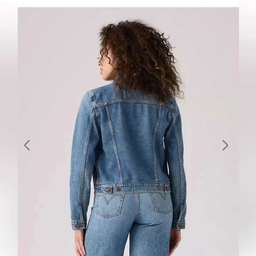 Levis womens Original Trucker Medium
Wash denim Jean jacket sz M preloved - Picture 5 of 12